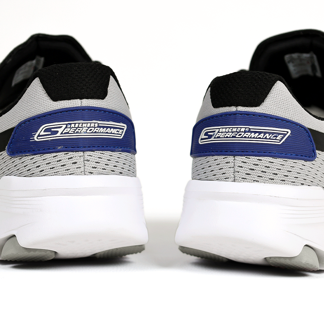  کتونی رانینگ عمده مدل اسکیچرز Skechers رنگ طوسی روشن مردانه 