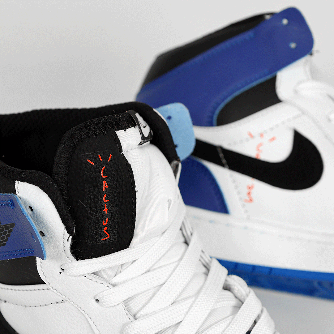  کتونی عمده نایکی Nike مدل جردن تراویس اسکات ساقدار Jordan مردانه و زنانه سفید سورمه‌ای کد 803 گروه تولید صفری 